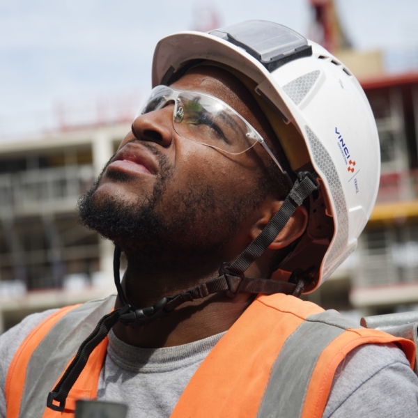 Compagnon sur un chantier
